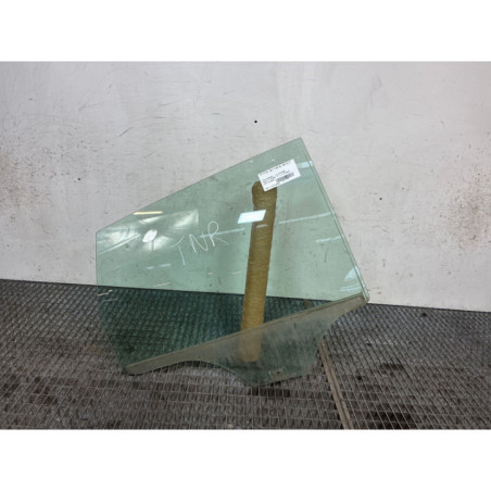 Vitre arriere droit VOLKSWAGEN POLO 4