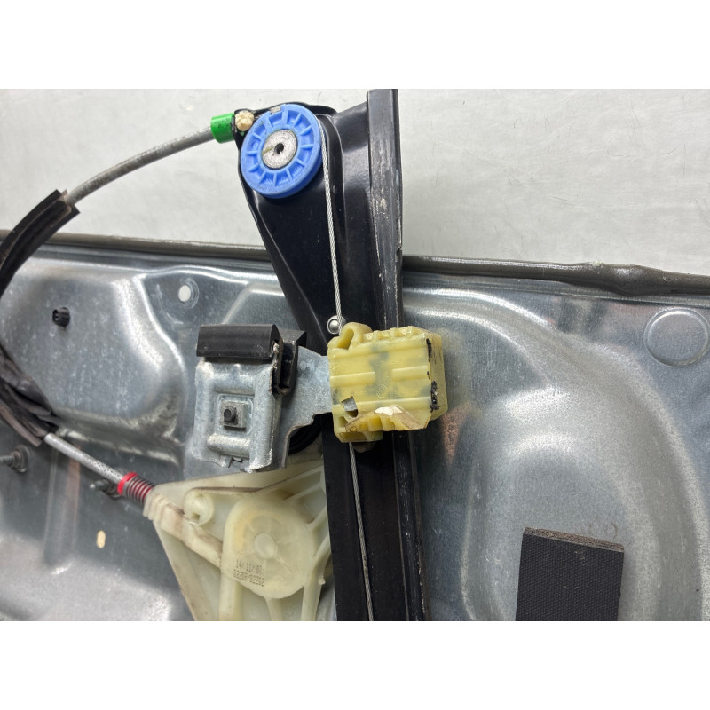 Leve vitre electrique avant droit VOLKSWAGEN POLO 4 Photo n°7