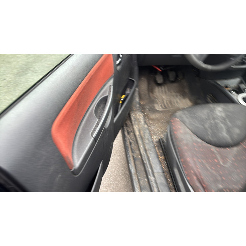 Leve vitre electrique avant gauche CITROEN C2 Photo n°16