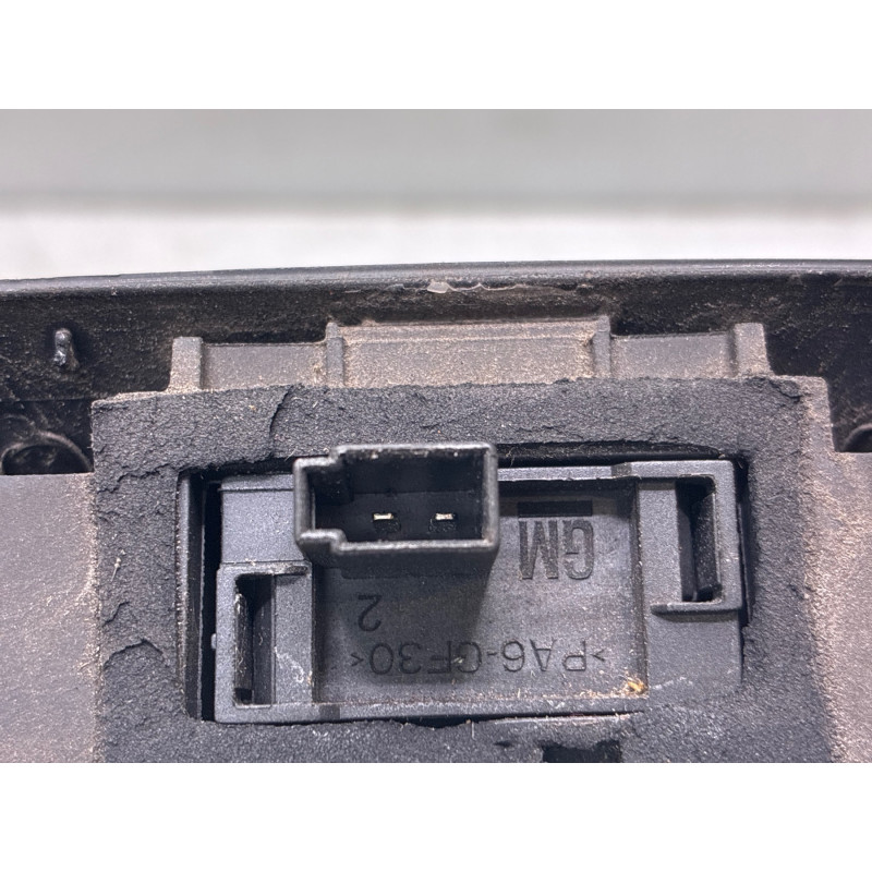 Bouton de coffre OPEL CORSA D Photo n°3