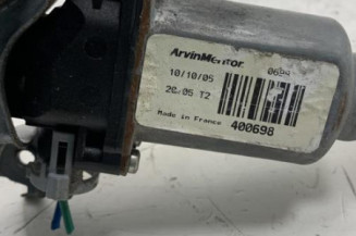 Leve vitre electrique avant droit NISSAN ALMERA TINO