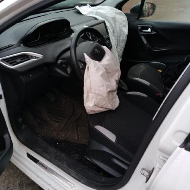 Boitier BSI PEUGEOT 208 1 Photo n°12