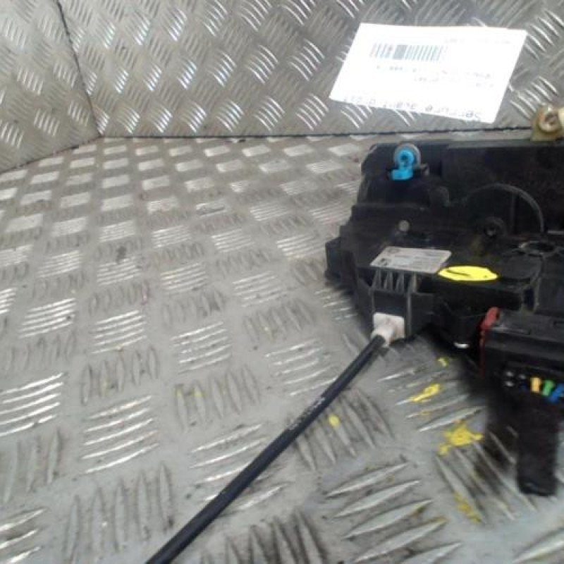 Serrure avant droit FIAT GRANDE PUNTO Photo n°2