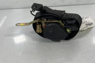 Pretensionneur de ceinture avant droit VOLKSWAGEN POLO 4 Photo n°1