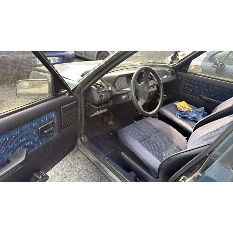 Porte avant gauche PEUGEOT 205 Photo n°19