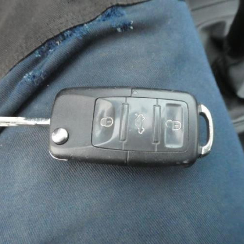 Pretensionneur de ceinture avant droit VOLKSWAGEN POLO 4 Photo n°12