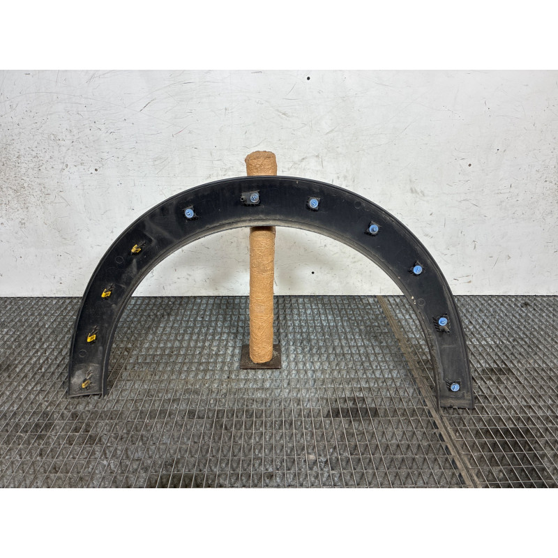 Extension d'aile avant droit CITROEN C4 CACTUS Photo n°2