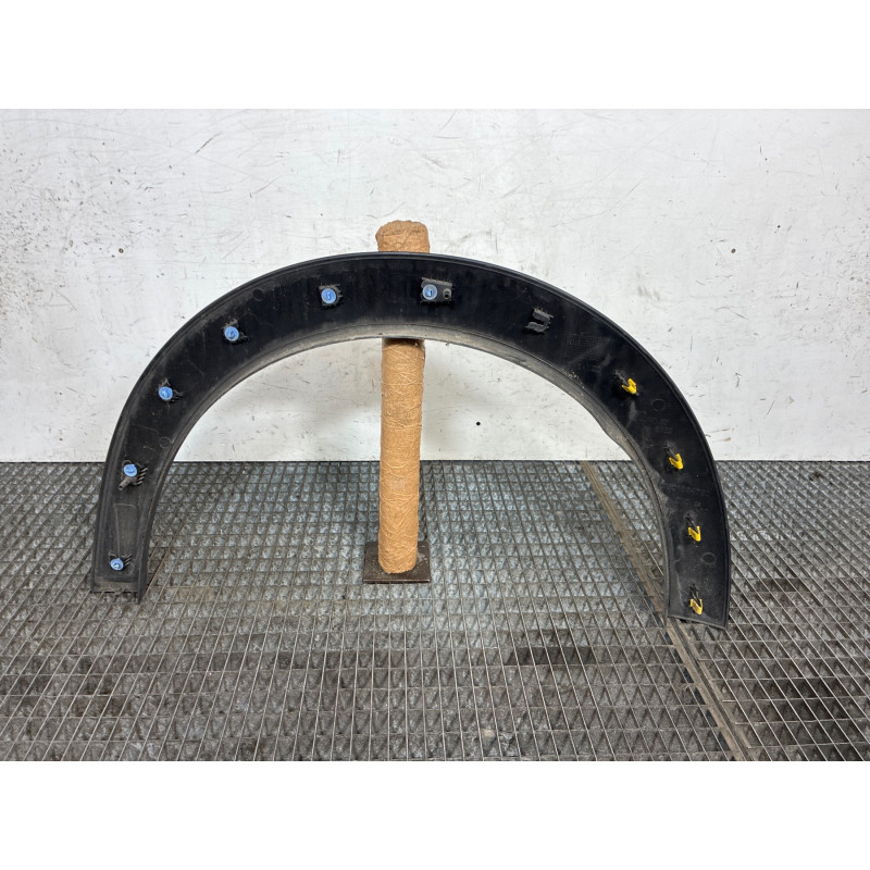 Extension d'aile avant gauche CITROEN C4 CACTUS Photo n°1