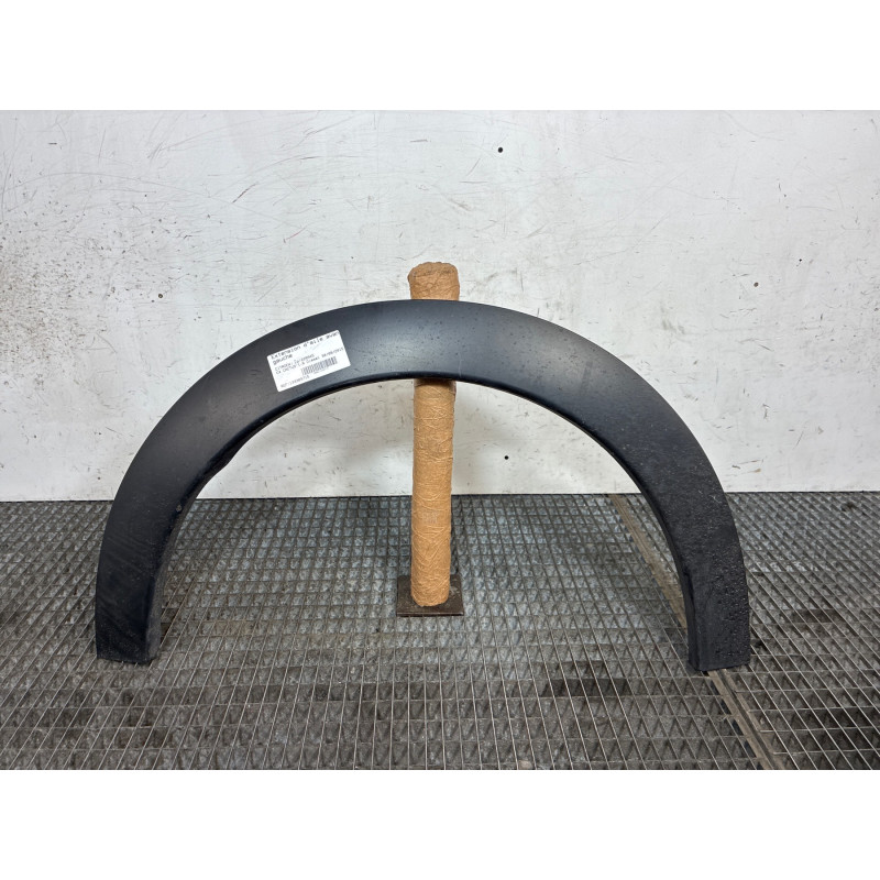 Extension d'aile avant gauche CITROEN C4 CACTUS Photo n°2