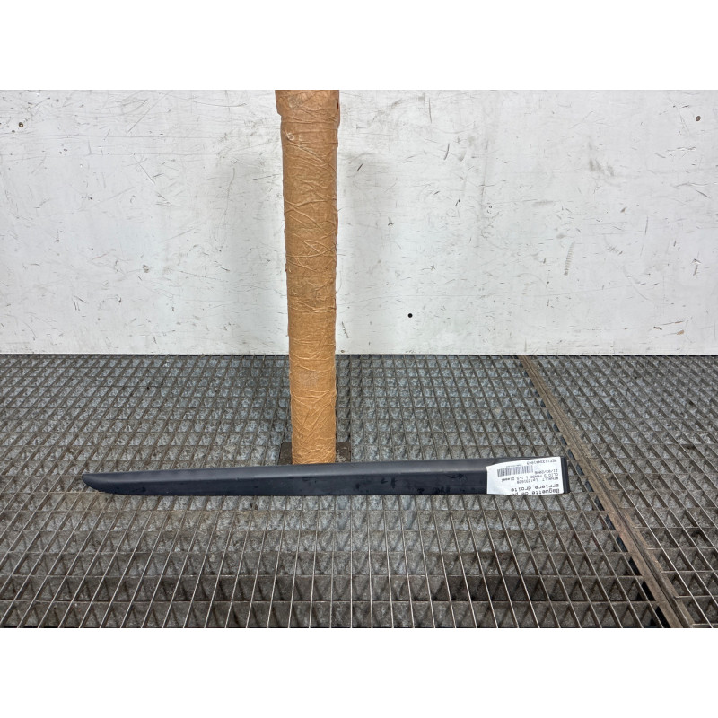 Baguette de porte arriere droite RENAULT CLIO 3 Photo n°4