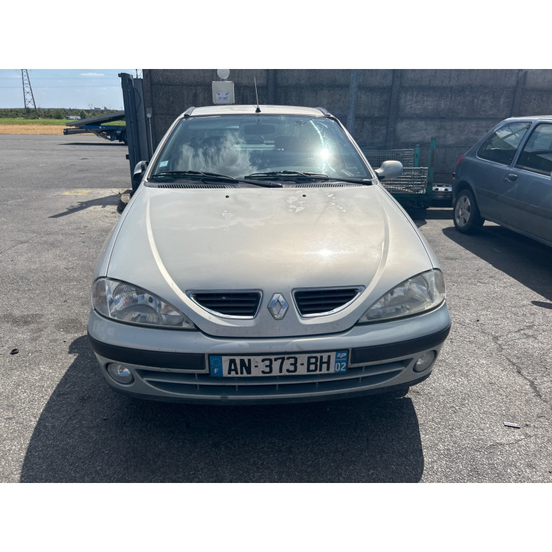Anti brouillard droit (feux) RENAULT MEGANE 1 Photo n°9
