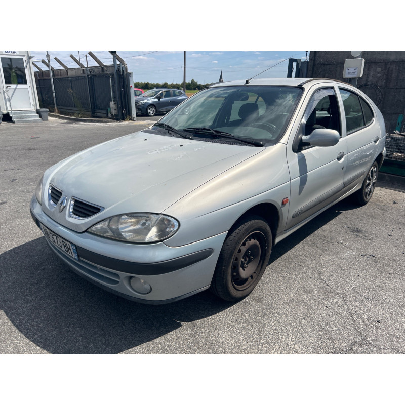 Anti brouillard droit (feux) RENAULT MEGANE 1 Photo n°10