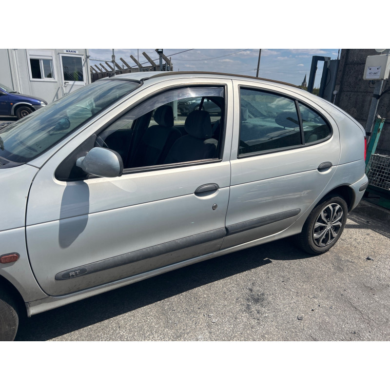 Anti brouillard droit (feux) RENAULT MEGANE 1 Photo n°12