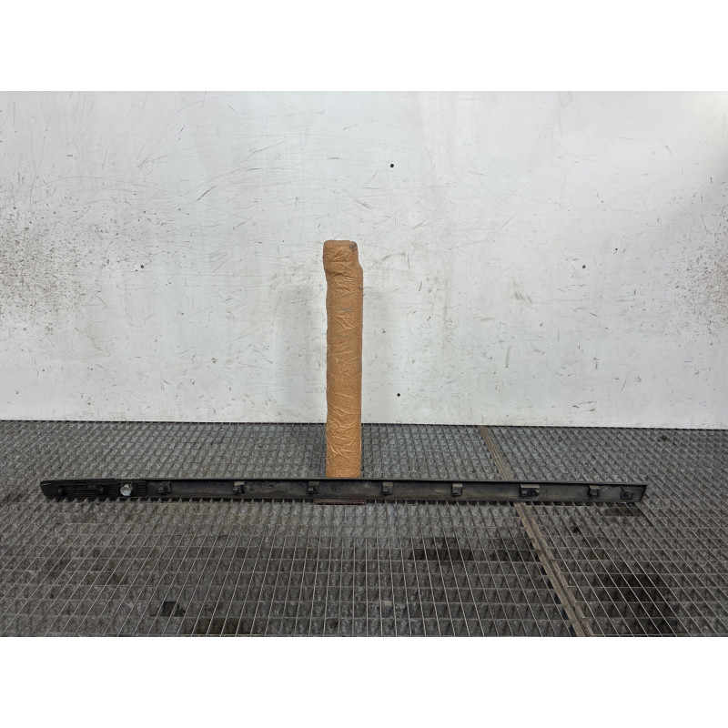 Baguette de porte avant droite RENAULT CLIO 3 Photo n°3