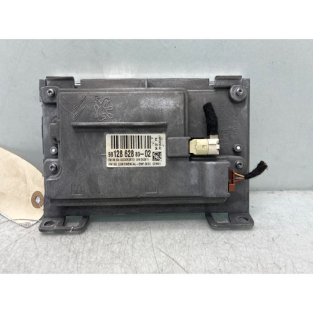Ecran GPS PEUGEOT 208 1