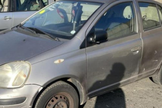 Pretensionneur de ceinture avant droit TOYOTA YARIS 1