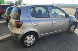 Pretensionneur de ceinture avant droit TOYOTA YARIS 1