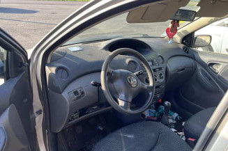 Serrure de coffre TOYOTA YARIS 1