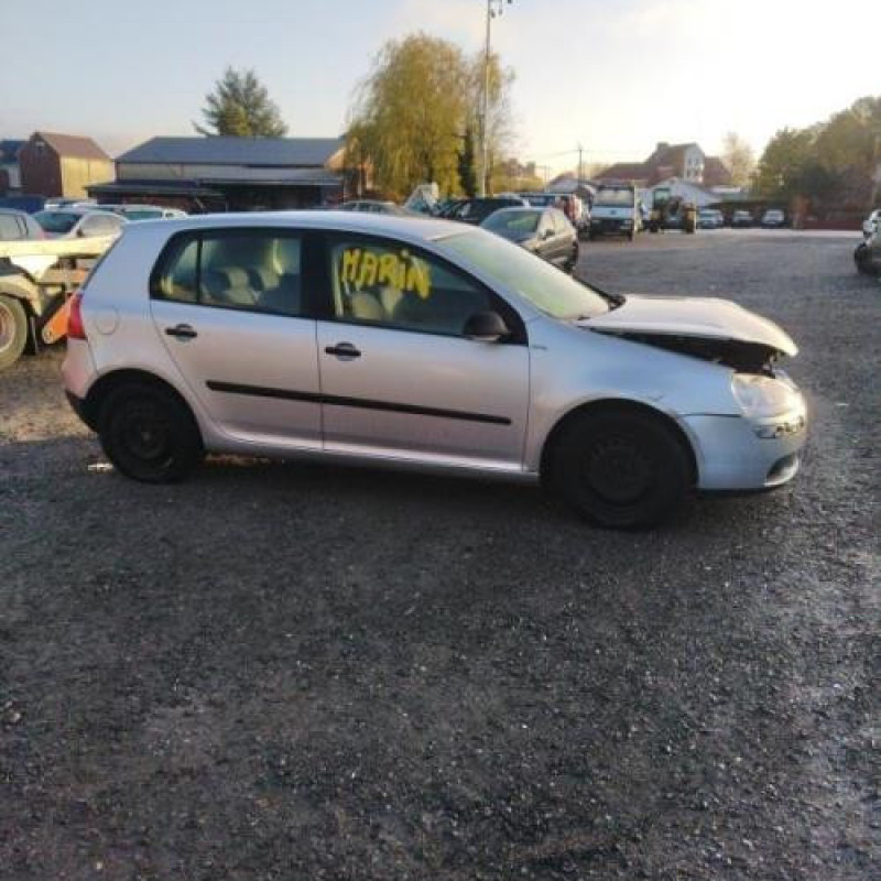 Feu arriere principal droit (feux) VOLKSWAGEN GOLF 5 Photo n°3
