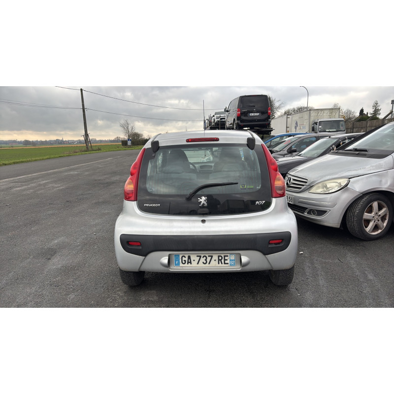 Feu arriere principal gauche (feux) PEUGEOT 107 Photo n°16