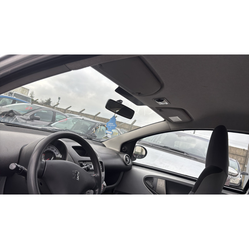 Feu arriere principal gauche (feux) PEUGEOT 107 Photo n°20