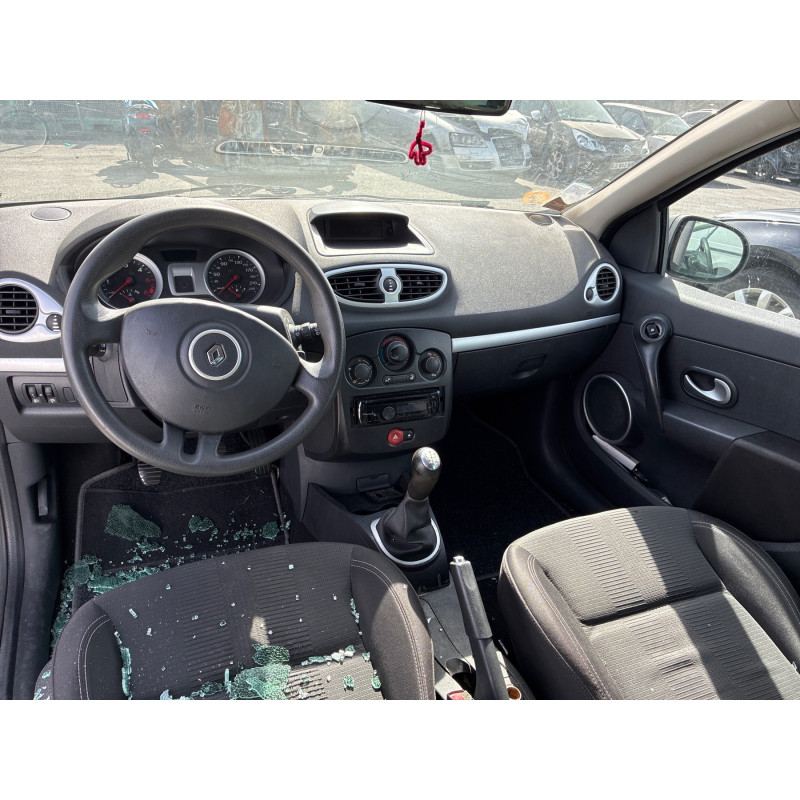 Feu arriere principal gauche (feux) RENAULT CLIO 3 Photo n°17