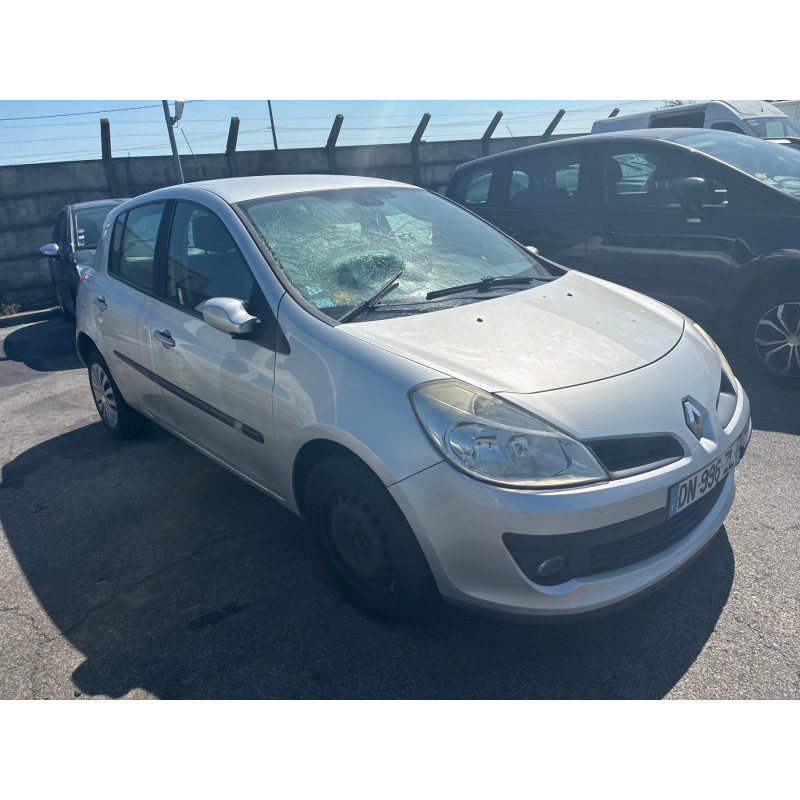 Feu arriere principal droit (feux) RENAULT CLIO 3 Photo n°17