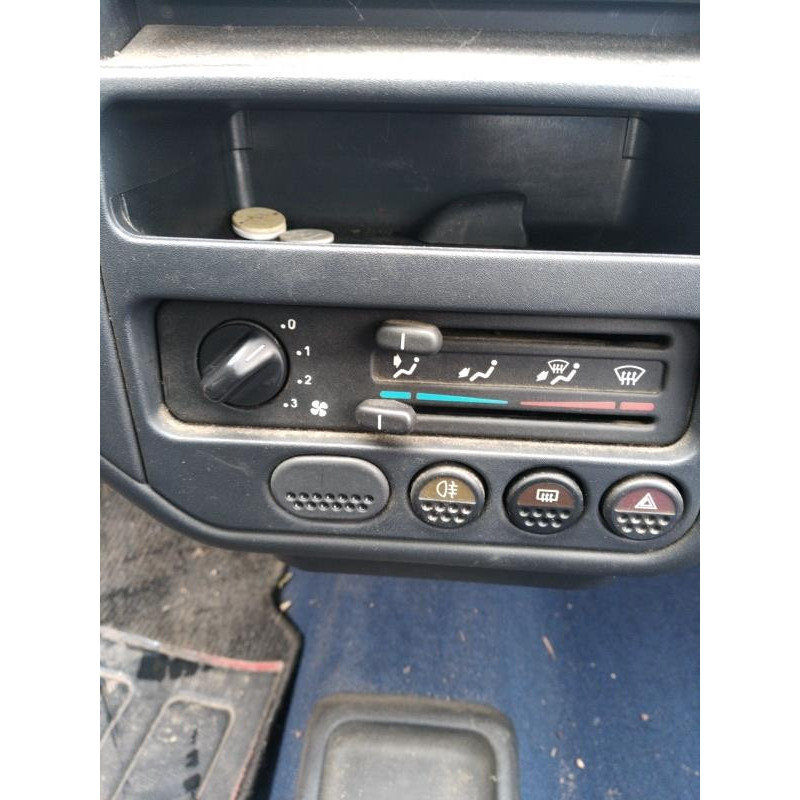 Porte avant droit PEUGEOT 106 Photo n°7