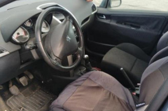 Pretensionneur de ceinture avant gauche PEUGEOT 207