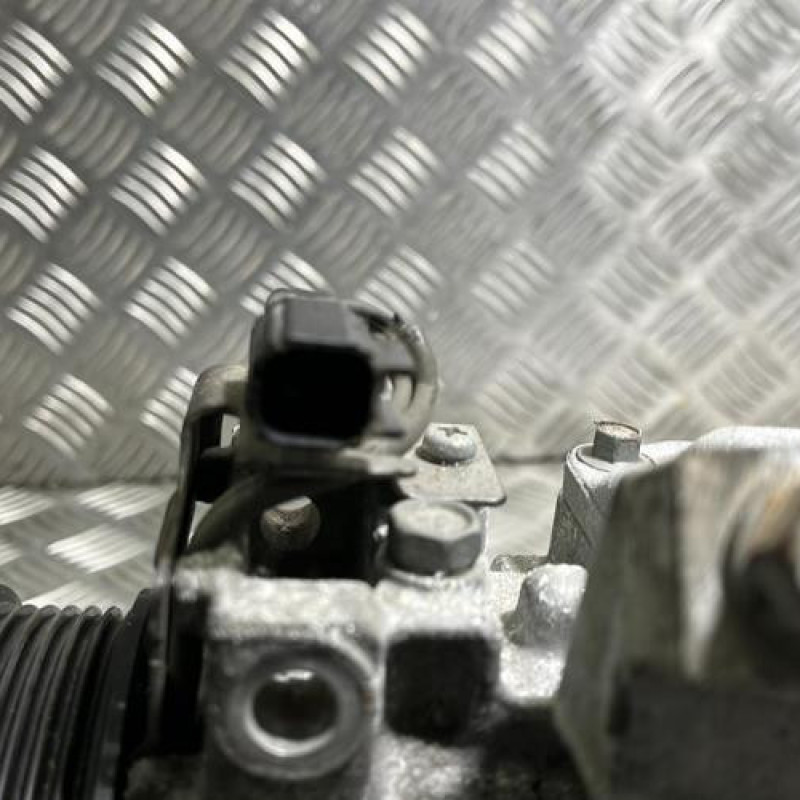 Compresseur clim FORD C-MAX 2 Photo n°4