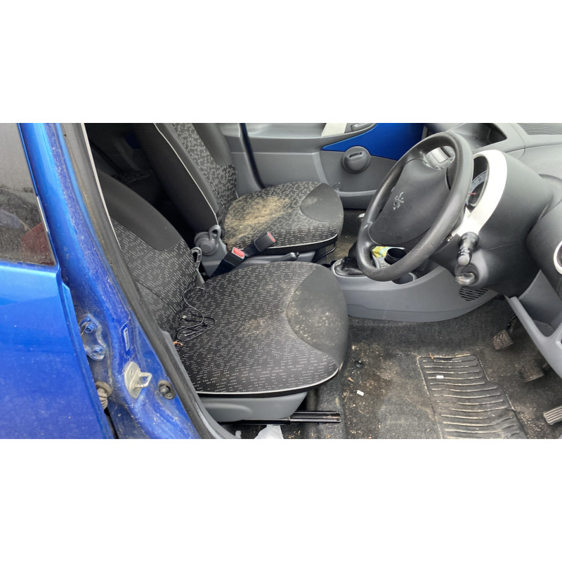 Porte avant droit PEUGEOT 107 Photo n°17
