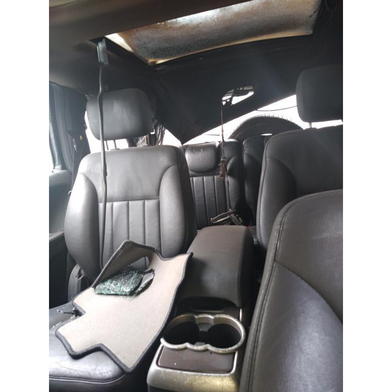 Porte avant droit MERCEDES CLASSE R 251 Photo n°17