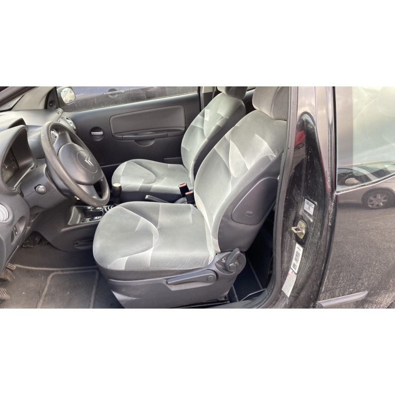 Porte avant droit CITROEN C2 Photo n°17