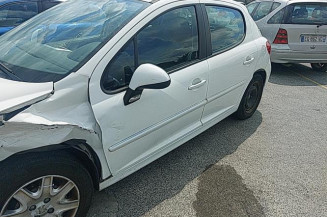 Pretensionneur de ceinture avant droit PEUGEOT 207
