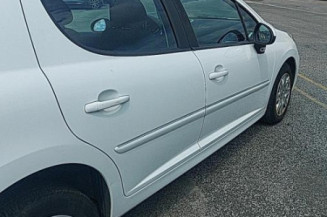 Pretensionneur de ceinture avant droit PEUGEOT 207