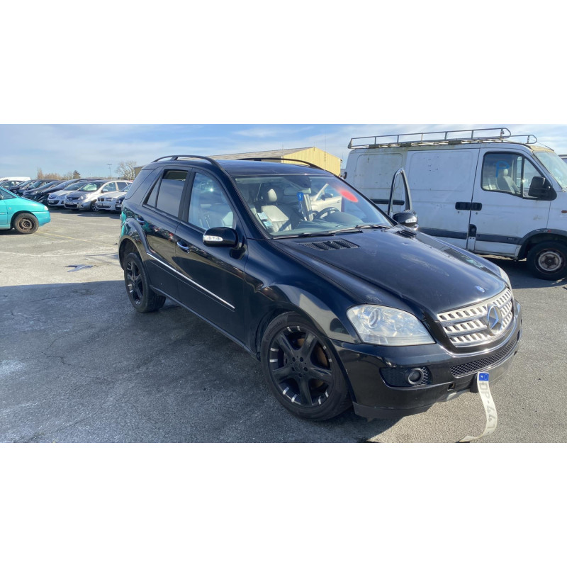 Porte avant gauche MERCEDES CLASSE M 164 Photo n°10