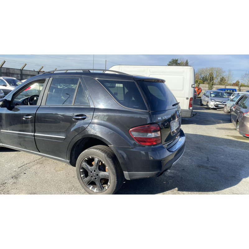 Porte avant gauche MERCEDES CLASSE M 164 Photo n°15