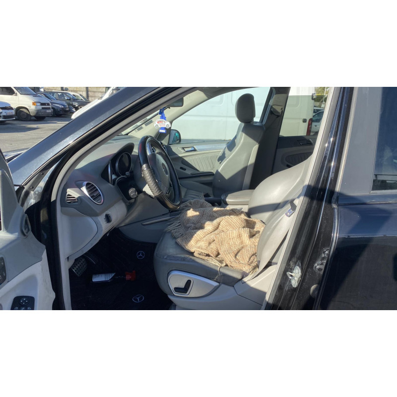 Porte avant gauche MERCEDES CLASSE M 164 Photo n°17