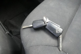 Serrure avant droit OPEL ZAFIRA B