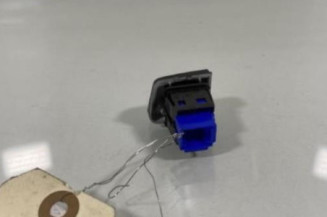 Bouton de warning PEUGEOT 208 1