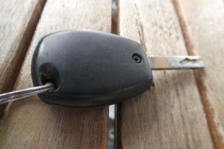 Charniere de capot RENAULT MASTER 3