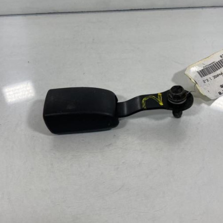 Attache ceinture arriere gauche TOYOTA COROLLA VERSO 2