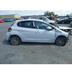 Vitre arriere droit PEUGEOT 208 1