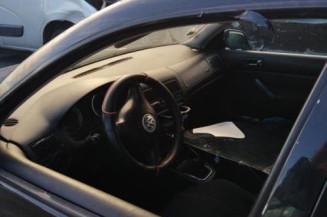Serrure avant droit VOLKSWAGEN GOLF 4