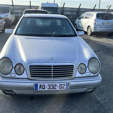 Serrure avant droit MERCEDES CLASSE E 210