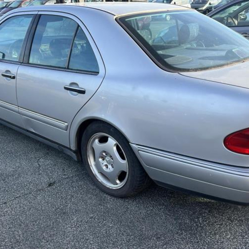 Serrure avant droit MERCEDES CLASSE E 210 Photo n°6
