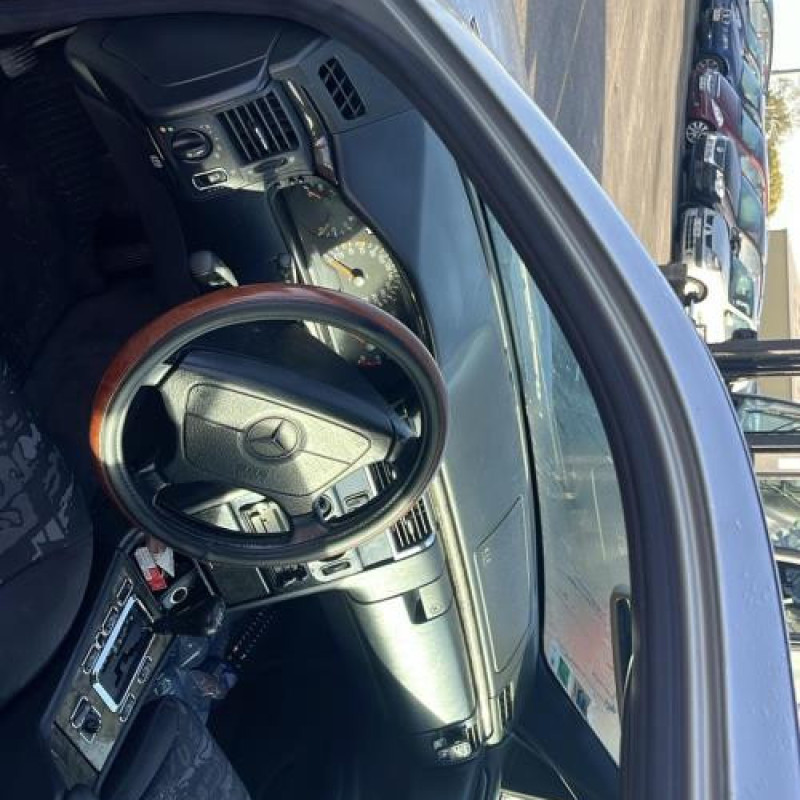 Serrure avant droit MERCEDES CLASSE E 210 Photo n°7