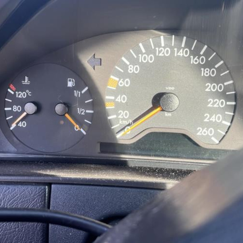 Serrure avant droit MERCEDES CLASSE E 210 Photo n°9