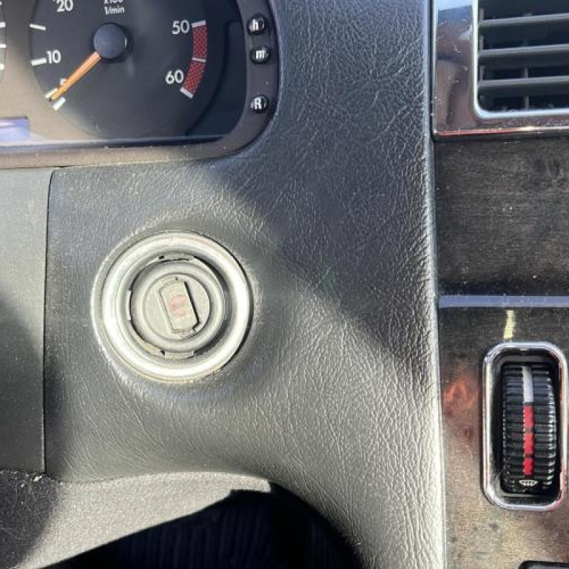 Serrure avant droit MERCEDES CLASSE E 210 Photo n°10