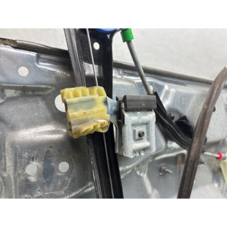 Leve vitre electrique avant droit VOLKSWAGEN POLO 4 Photo n°1